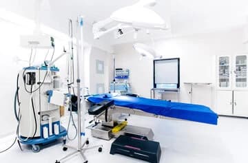 ICU (Intensive Care Unit)